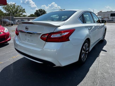 Used 2016 Nissan Altima 2.5 SL w/ 2.5 Technology w/LED Package FWD image 7