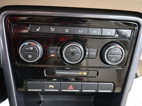 Used 2017 Volkswagen Beetle 1.8T SEL image 23