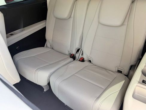 Used 2025 Mercedes-Benz GLS 450 4MATIC image 34