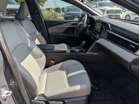 Used 2025 Toyota Camry SE w/ Convenience Package FWD image 31