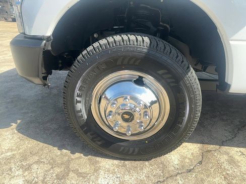 Used 2022 Ford F350 XL w/ Power Equipment Group image 9