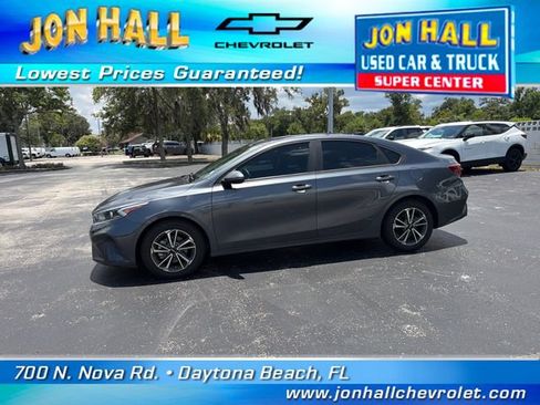 Used 2022 Kia Forte LXS w/ LXS Technology Package FWD image 3