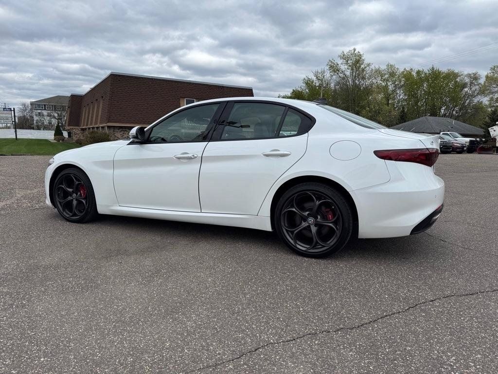 Used 2018 Alfa Romeo Giulia Ti Sport w/ Quick Order Package 22S Sport AWD/4WD image 8