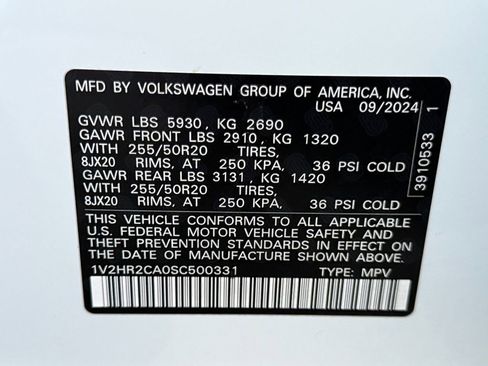 Used 2025 Volkswagen Atlas SE image 27