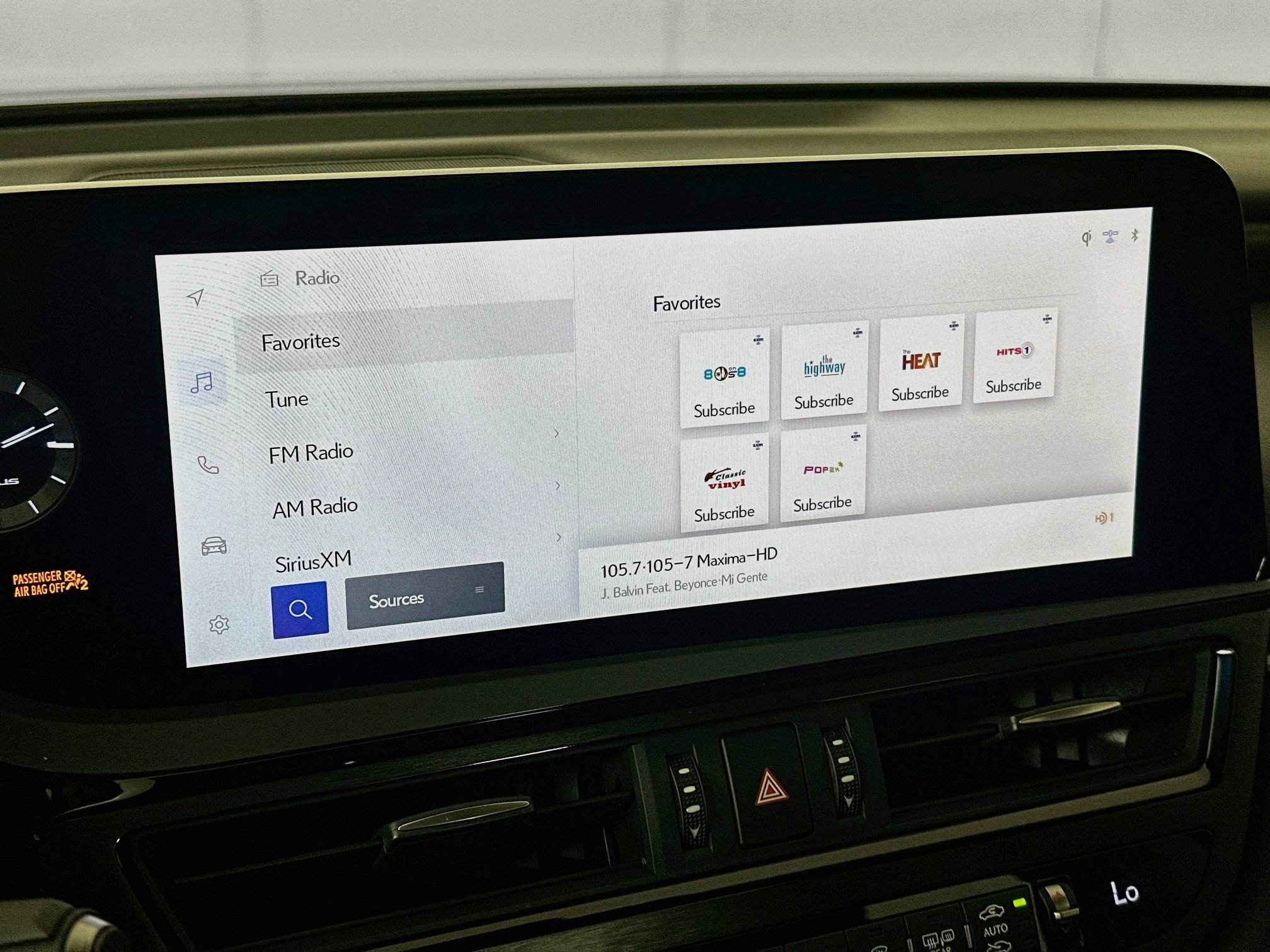 Used 2024 Lexus ES 300h w/ Premium Package FWD image 21