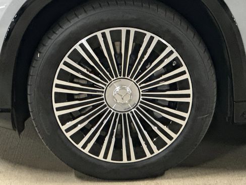 New 2025 Mercedes-Benz Maybach EQS 680 4MATIC image 11