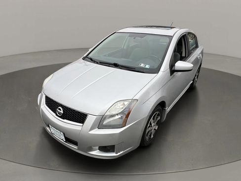 Used 2011 Nissan Sentra 2.0 SR w/ Special Edition Pkg image 2