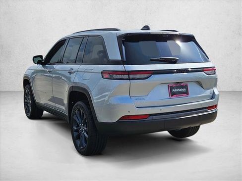 New 2026 Jeep Grand Cherokee Limited AWD/4WD image 9