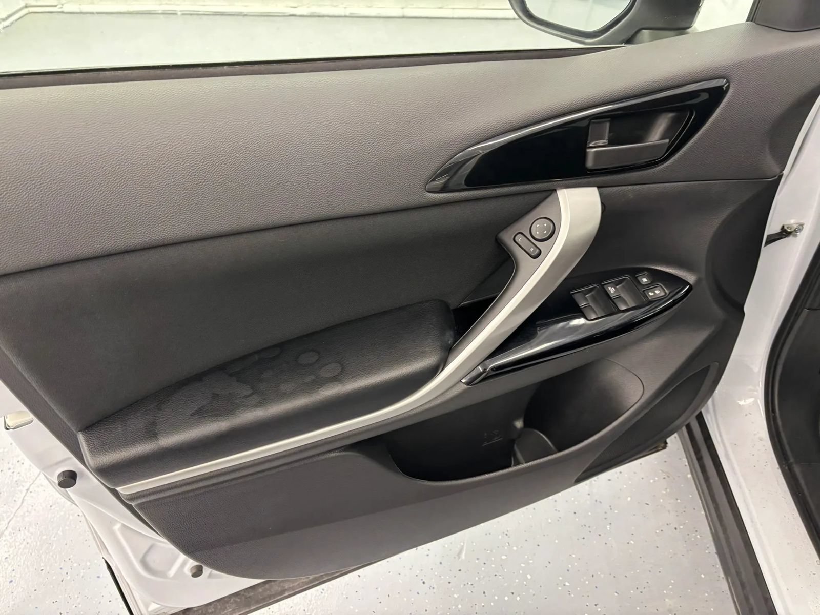 Used 2024 Mitsubishi Eclipse Cross LE AWD/4WD image 36