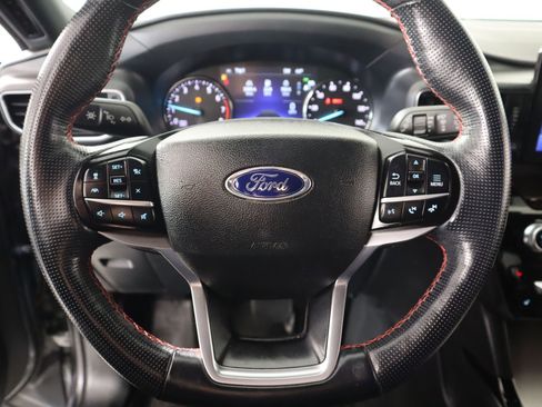 Used 2022 Ford Explorer ST-Line image 3