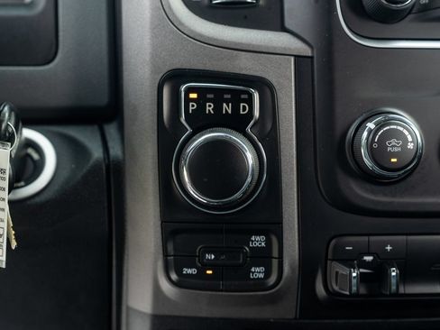 Used 2017 RAM 1500 Express AWD/4WD image 19
