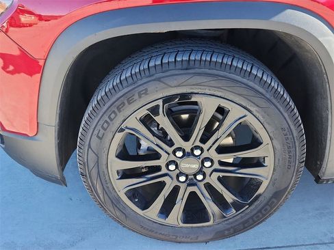 Used 2023 GMC Acadia SLE w/ Driver Convenience Package image 32