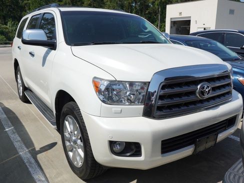 Used 2011 Toyota Sequoia Platinum RWD image 2