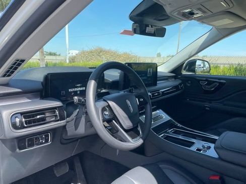 New 2026 Lincoln Aviator AWD image 9