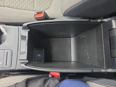 Used 2020 Ford Escape SE image 43