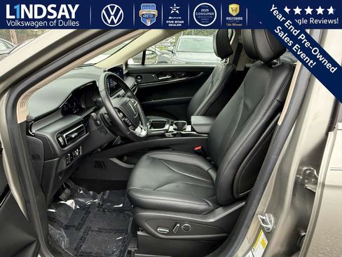 Used 2023 Lincoln Nautilus Reserve w/ Equipment Group 201A image 12