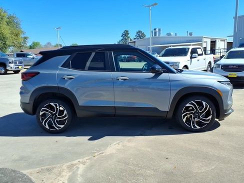 Used 2024 Chevrolet TrailBlazer RS w/ Driver Confidence Package image 4