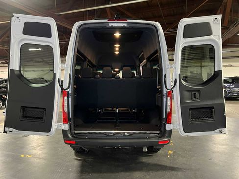 New 2024 Mercedes-Benz Sprinter 2500 image 18