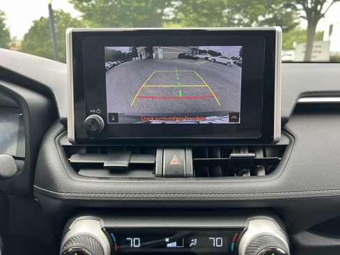 Used 2023 Toyota RAV4 LE AWD/4WD image 18