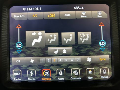 Used 2018 Jeep Wrangler Unlimited Sahara w/ Dual Top Group AWD/4WD image 33