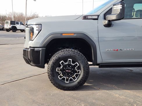 Certified 2024 GMC Sierra 2500 AT4X image 9