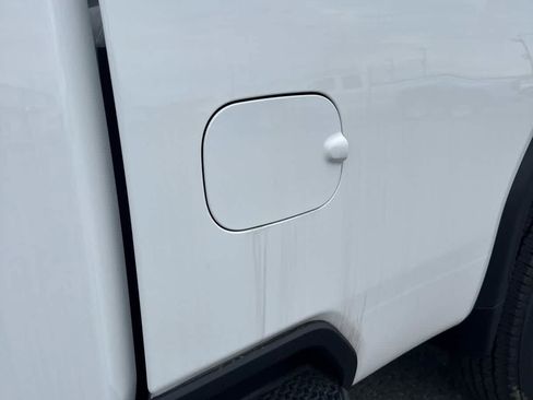 New 2024 GMC Sierra 2500 Pro w/ Convenience Package image 4