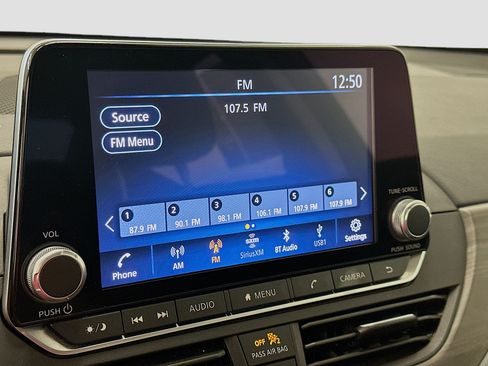 Used 2025 Nissan Altima 2.5 SV FWD image 21