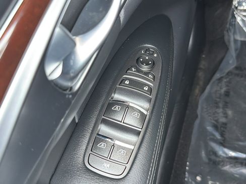 Used 2011 INFINITI M37 w/ Premium Pkg RWD image 19