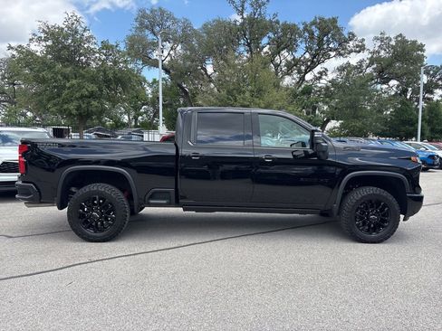 Used 2025 Chevrolet Silverado 2500 LTZ w/ LTZ Plus Package AWD/4WD image 4