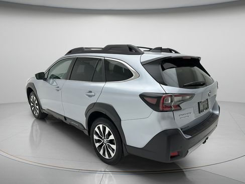 Used 2023 Subaru Outback Limited AWD/4WD image 7