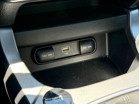 Used 2025 Kia Seltos LX AWD/4WD image 22