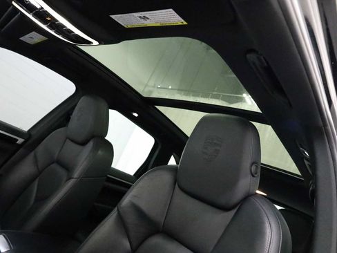 Used 2014 Porsche Cayenne Platinum Edition AWD/4WD image 20