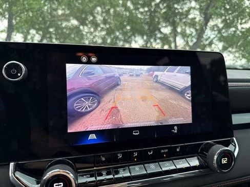 Used 2023 Chevrolet Colorado Z71 w/ Z71 Convenience Package 2 AWD/4WD image 11