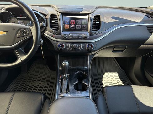 Used 2017 Chevrolet Impala LT w/ Convenience Package FWD image 32
