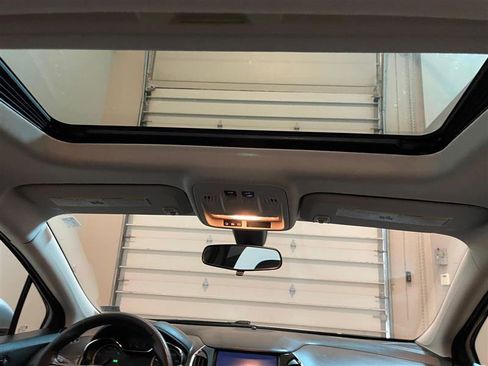 Used 2017 Chevrolet Cruze LT image 12