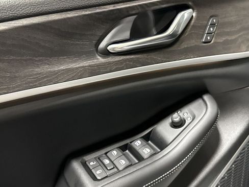 New 2026 Jeep Grand Cherokee Limited w/ Limited Altitude Package AWD/4WD image 22