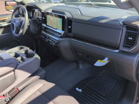 Certified 2025 Chevrolet Silverado 1500 LT image 28