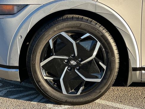 Used 2024 Hyundai Ioniq 5 Limited image 32