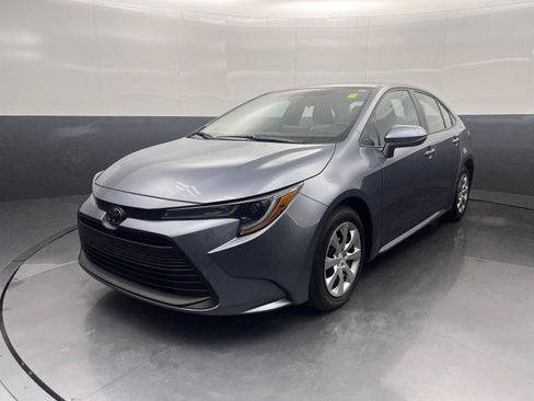 Used 2025 Toyota Corolla LE w/ Convenience Package FWD image 24