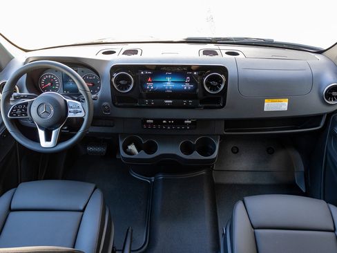 New 2024 Mercedes-Benz Sprinter 2500 image 12