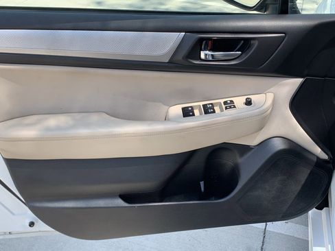 Used 2017 Subaru Legacy 2.5i Premium image 11