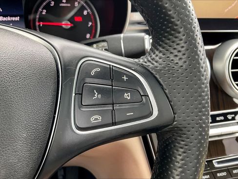 Used 2017 Mercedes-Benz GLC 300 4MATIC image 26