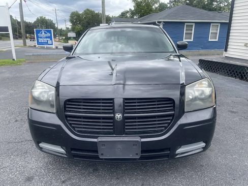 Used 2006 Dodge Magnum SE RWD image 2