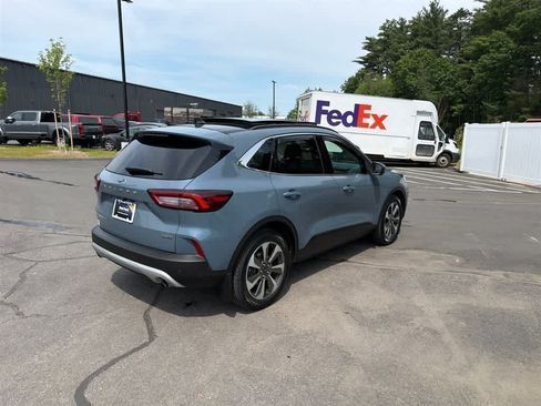 Used 2023 Ford Escape Platinum w/ Premium Technology Package AWD/4WD image 5