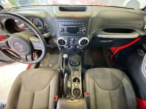 Used 2015 Jeep Wrangler Unlimited Rubicon w/ Max Tow Package AWD/4WD image 21