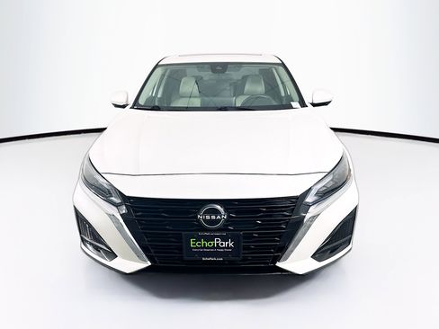 Used 2023 Nissan Altima 2.5 SL FWD image 2