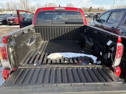 Used 2023 Toyota Tacoma TRD Sport image 9