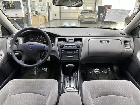 Used 2001 Honda Accord LX image 18
