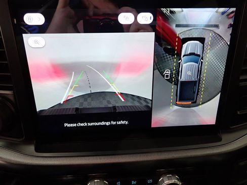 Used 2024 Ford F150 Platinum image 5