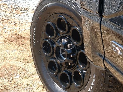 Used 2025 Ford F350 Lariat w/ Black Appearance Package image 9